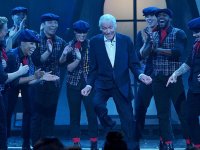 Dick Van Dyke, la star di Mary Poppins conquista il palco a 90 anni
