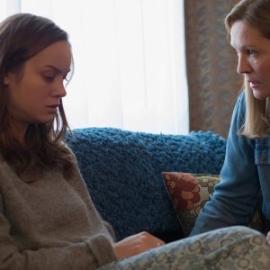 Room: Brie Larson e Joan Allen in una scena del film
