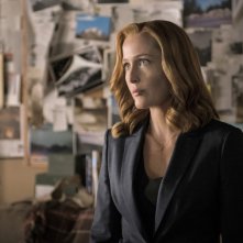 X-Files: l'attrice Gillian Anderson interpreta Scully nell'episodio Ossessione
