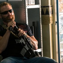 13 Hours: The Secret Soldiers of Benghazi, Max Martini in una scena del film