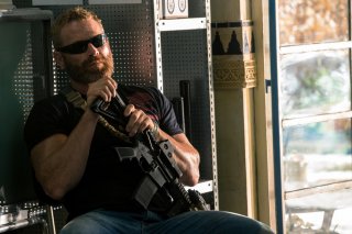 13 Hours: The Secret Soldiers of Benghazi, Max Martini in una scena del film