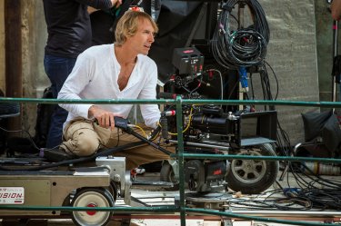 13 Hours: The Secret Soldiers of Benghazi, il regista Michael Bay sul set del film