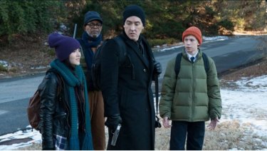 Cell: John Cusack, Samuel L. Jackson, Owen Teague e Isabelle Fuhrman in una scena del film