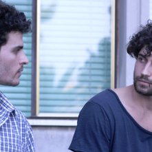 Come saltano i pesci: Simone Riccioni e Brenno Placido in un momento del film