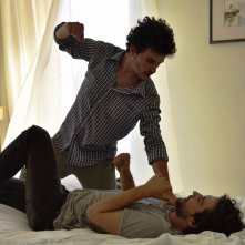 Come saltano i pesci: Simone Riccioni e Brenno Placido in una scena del film