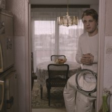 Il condominio dei cuori infranti: Michael Pitt in una scena del film