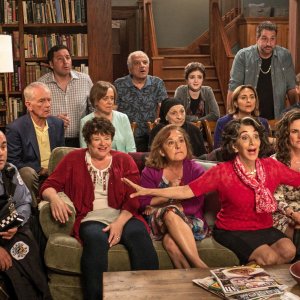 Il mio grosso grasso matrimonio greco 2: una scena di gruppo del film