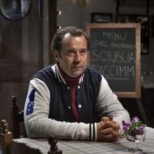 Un paese quasi perfetto: Fabio Volo in una scena del film