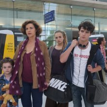 Un'estate in Provenza: Hugo Dessioux, Anna Galiena, Chloe Jouannet e Lukas Pelissier in una scena del film