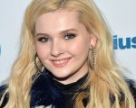 Abigail Breslin tra i protagonisti del film Fear, Inc.