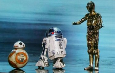 Oscar 2016: C-3PO, R2-D2 e BB-8 sul palco