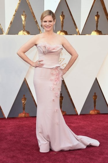 Oscar 2016: Jennifer Jason Leigh sul red carpet