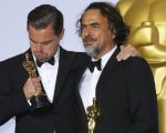 Leo, dove hai la testa? DiCaprio dimentica l'Oscar al ristorante