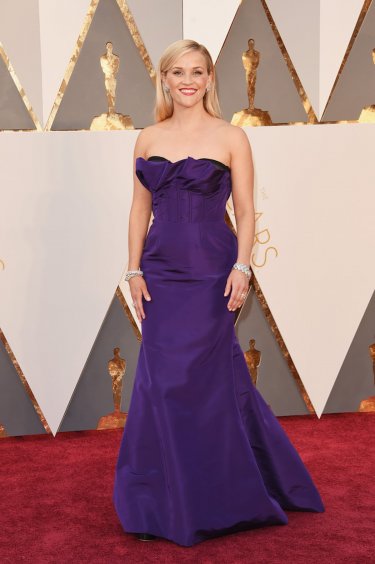 Oscar 2016: Reese Whiterspoon sul red carpet
