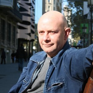 Un'immagine dello scrittore Nick Hornby
