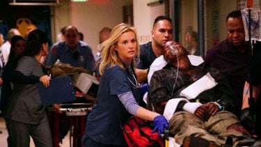 Code Black: l'attrice Bonnie Somerville in una scena del pilot