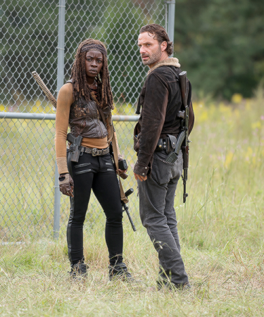 The Walking Dead: Rick (Andrew Lincoln) e Michonne (Danai Gurira) in Not Tomorrow Yet