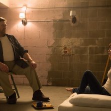 10 Cloverfield Lane: John Goodman e Mary Elizabeth Winstead in un momento del film
