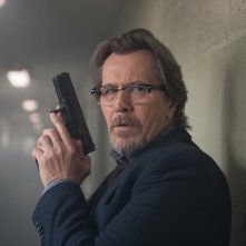 Criminal: Gary Oldman in una scena del film