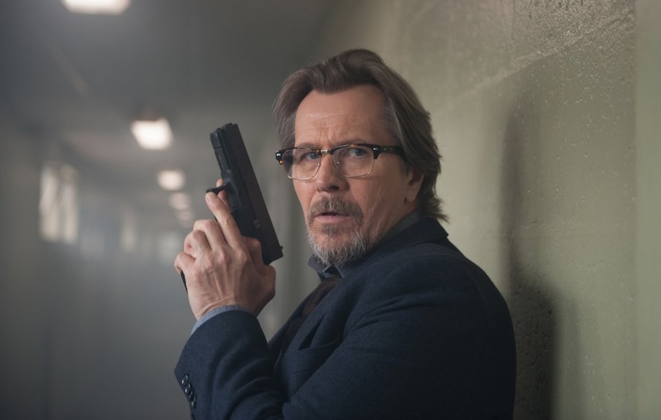 Criminal: Gary Oldman in una scena del film