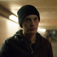 Criminal: Michael Pitt in una scena del film
