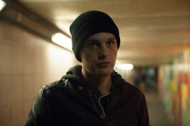 Criminal: Michael Pitt in una scena del film