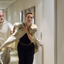 Le confessioni: Connie Nielsen e Toni Servillo in una scena del film