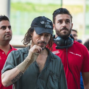 Veloce come il vento: Stefano Accorsi in un momento del film