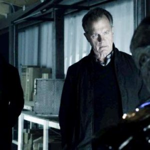 Falling Skies: Noah Wayle e Stephen Collins nell'episodio intitolato At All Costs