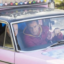 La coppia dei campioni: Max Tortora e Massimo Boldi in macchina in una scena del film