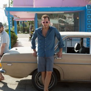 Flaked:  Will Arnett, David Sullivan, Ruth Kearney in una foto della serie
