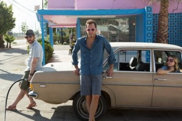 Flaked:  Will Arnett, David Sullivan, Ruth Kearney in una foto della serie