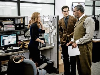 Batman v Superman: Dawn of Justice, Amy Adams, Henry Cavill e Laurence Fishburne in una scena del film
