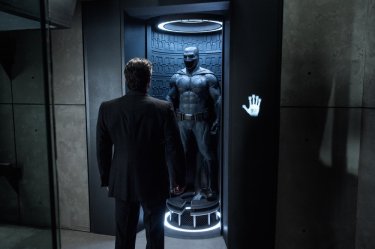 Batman v Superman: Dawn of Justice, Ben Affleck in un'immagine tratta dal film