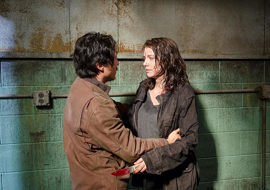 The Walking Dead: Steven Yeun e Lauren Cohan in una foto dell'episodio Nella stessa barca