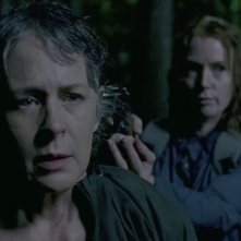 The Walking Dead: Carol viene minacciata da un membro del gruppo di Negan in Nella stessa barca