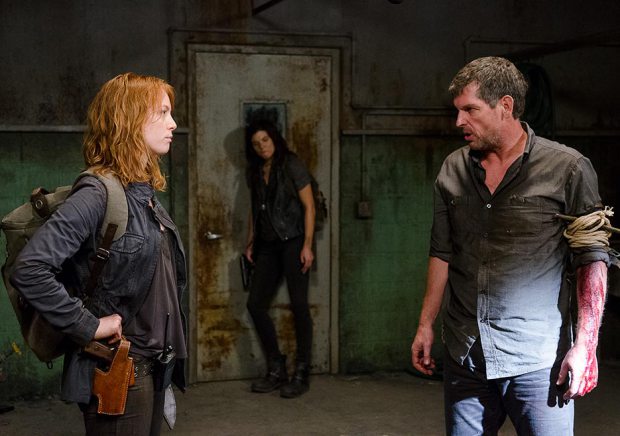 The Walking Dead: i Salvatori discutono su come agire nell'episodio Nella stessa barca