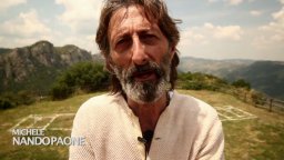 Un paese quasi perfetto - Featurette 'Tecniche di seduzione: il cricket'