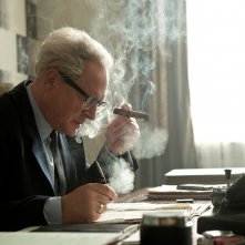 Lo Stato contro Fritz Bauer: Burghart Klaußner in una scena del film