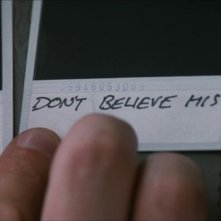 Memento: una scena del film