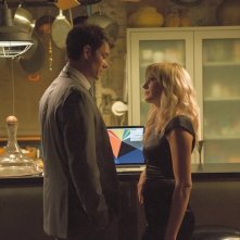 Misconduct: Malin Akerman e Josh Duhamel in un momento del film
