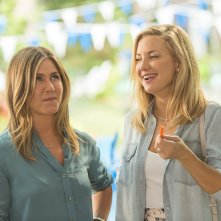 Mother's Day: Jennifer Aniston e Kate Hudson in una scena del film