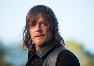 The Walking Dead: Norman Reedus in una foto dell'episodio Twice As Far