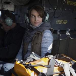 Whiskey Tango Foxtrot: Tina Fey in un momento del film