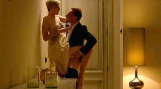 The Night Manager: scena di sesso per Tom Hiddleston ed Elizabeth Debicki