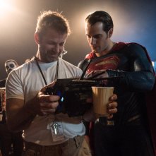 Batman v Superman: Zack Snyder e Henry Cavill durante le riprese