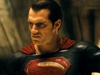 Superman: Warner Bros. voleva far fuori Henry Cavill ben prima dell'arrivo di James Gunn