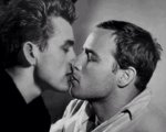 Marlon Brando e James Dean: sesso sadomaso e threesome per i due divi?