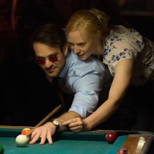 Daredevil: Charlie Cox e Deborah Ann Woll giocano a biliardo