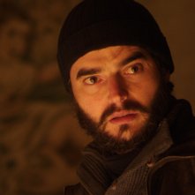 Il bambino di vetro: Paolo Briguglia in una scena del film